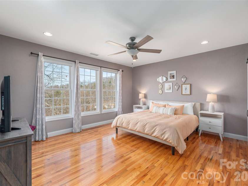 11 Briar Ridge Drive, Fairview, NC 28730.  MLS# CAR4350969, YatesRealty ID 8958. Primary Bedroom