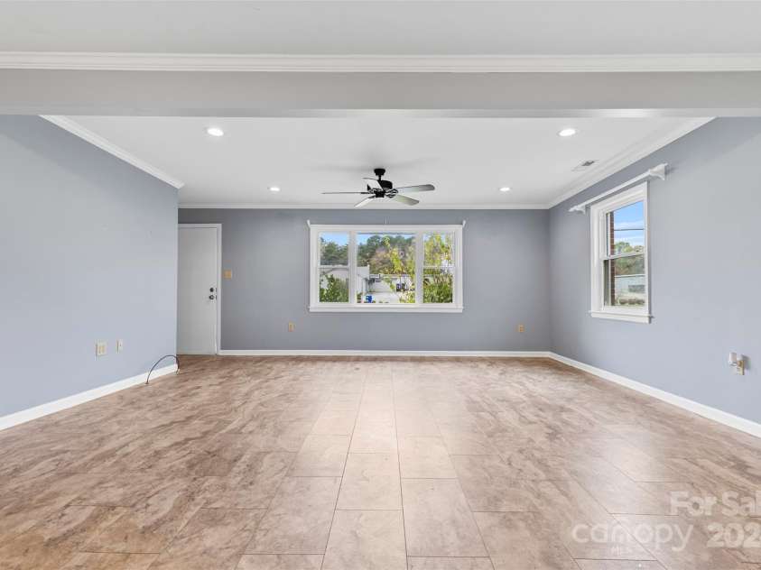 2117 Charlotte Highway, Mooresville, NC 28117.  MLS# CAR4193524, YatesRealty ID 8958. 