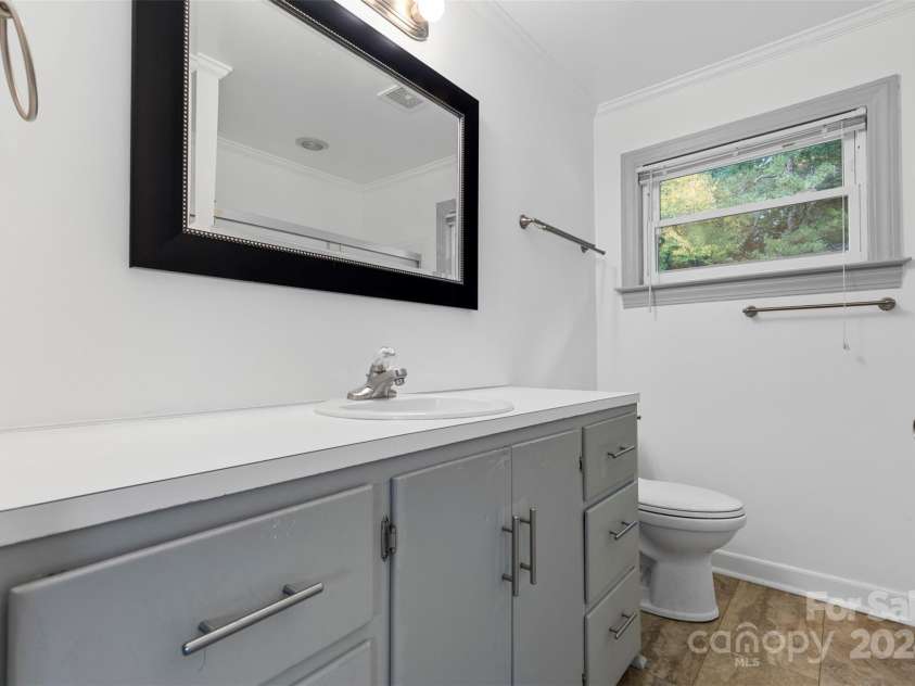 2117 Charlotte Highway, Mooresville, NC 28117.  MLS# CAR4193524, YatesRealty ID 8958. 