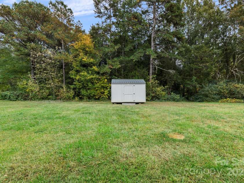 2117 Charlotte Highway, Mooresville, NC 28117.  MLS# CAR4193524, YatesRealty ID 8958. 