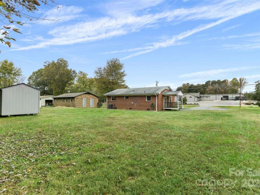 2117 Charlotte Highway, Mooresville, NC 28117.  MLS# CAR4193524, YatesRealty ID 8958. 