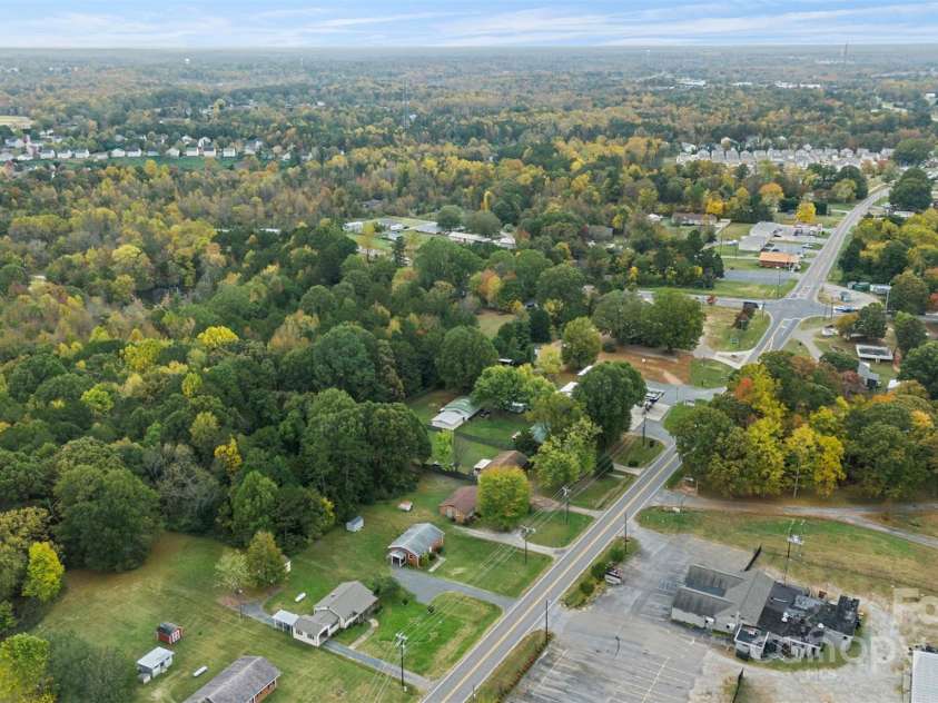 2117 Charlotte Highway, Mooresville, NC 28117.  MLS# CAR4193524, YatesRealty ID 8958. 