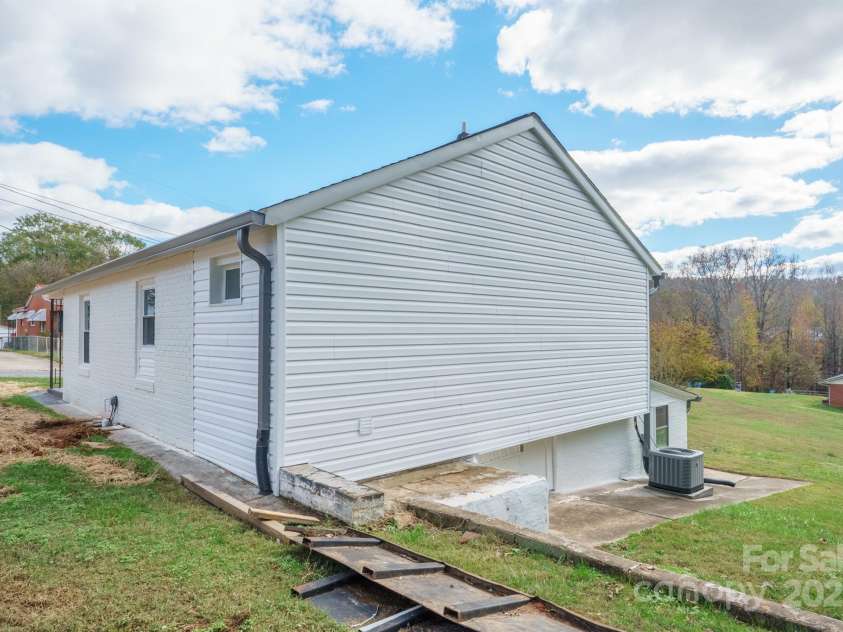 1108 Lutz Street, Valdese, NC 28690.  MLS# CAR4203045, YatesRealty ID 8959. 