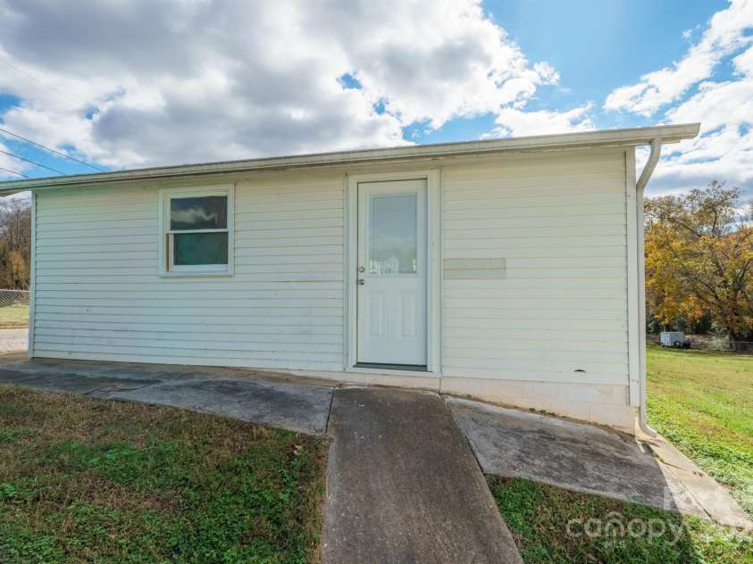 1108 Lutz Street, Valdese, NC 28690.  MLS# CAR4203045, YatesRealty ID 8959. Detached Garage