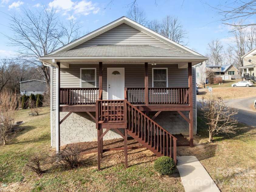 25 Byrd Road, Black Mountain, NC 28711.  MLS# CAR4338401, YatesRealty ID 8959. Front View