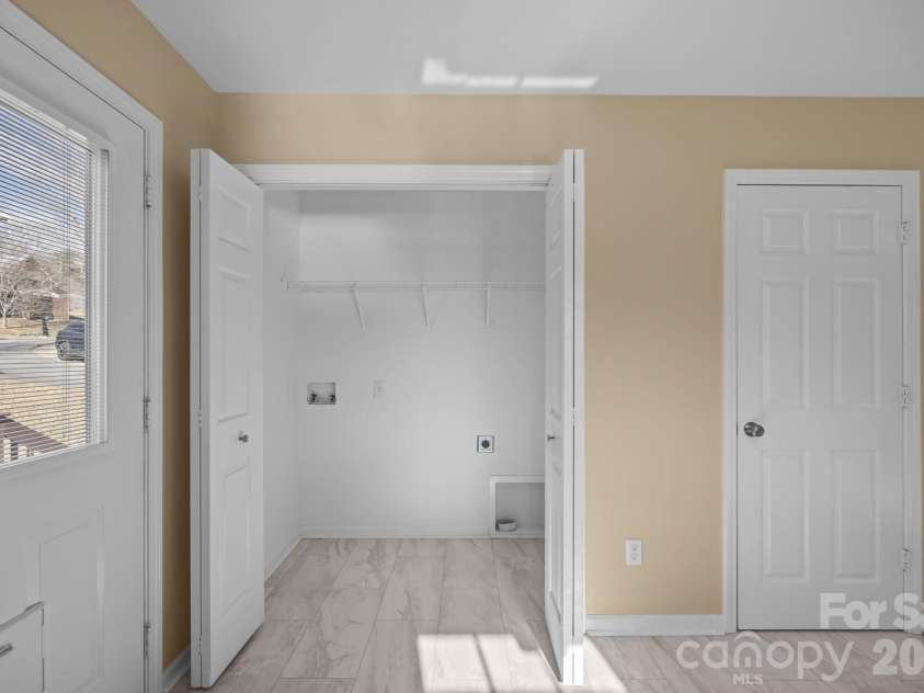 25 Byrd Road, Black Mountain, NC 28711.  MLS# CAR4338401, YatesRealty ID 8959. Laundry Area & Pantry