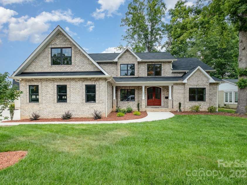 101 Mcalway Road, Charlotte, NC 28211.  MLS# CAR4275435, YatesRealty ID 896. 