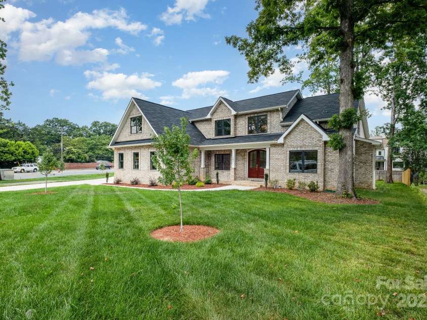 101 Mcalway Road, Charlotte, NC 28211.  MLS# CAR4275435, YatesRealty ID 896. 