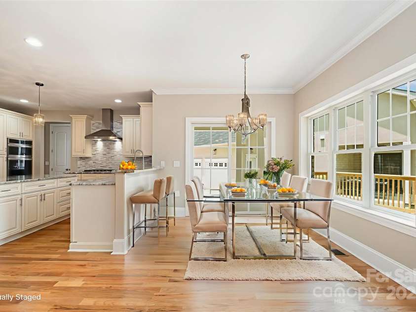 101 Mcalway Road, Charlotte, NC 28211.  MLS# CAR4275435, YatesRealty ID 896. 