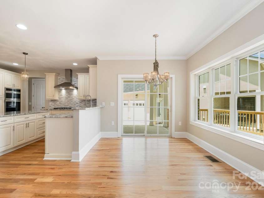 101 Mcalway Road, Charlotte, NC 28211.  MLS# CAR4275435, YatesRealty ID 896. 
