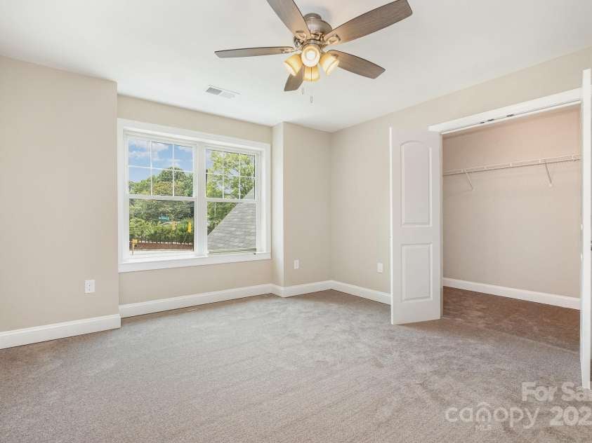 101 Mcalway Road, Charlotte, NC 28211.  MLS# CAR4275435, YatesRealty ID 896. 