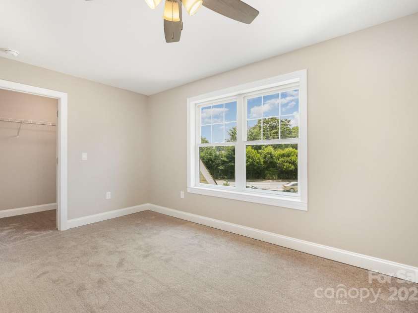 101 Mcalway Road, Charlotte, NC 28211.  MLS# CAR4275435, YatesRealty ID 896. 