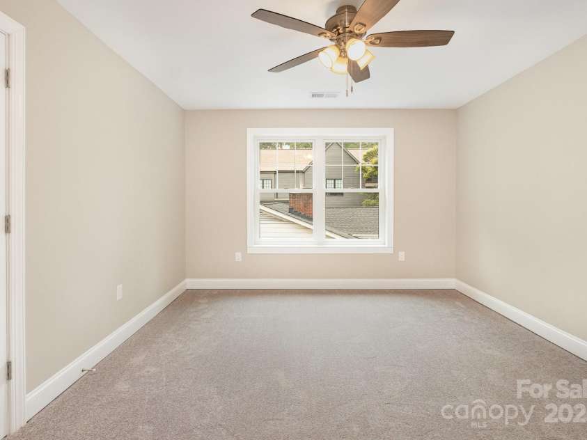 101 Mcalway Road, Charlotte, NC 28211.  MLS# CAR4275435, YatesRealty ID 896. 