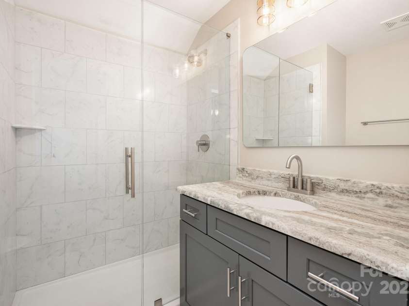 101 Mcalway Road, Charlotte, NC 28211.  MLS# CAR4275435, YatesRealty ID 896. 