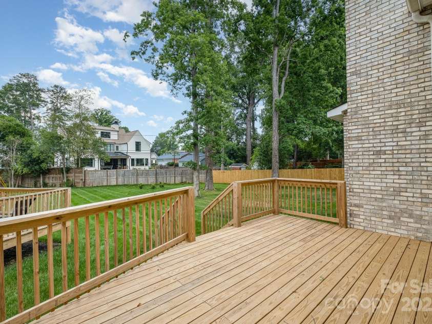 101 Mcalway Road, Charlotte, NC 28211.  MLS# CAR4275435, YatesRealty ID 896. 