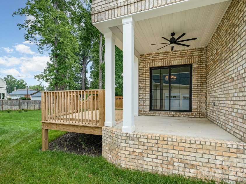 101 Mcalway Road, Charlotte, NC 28211.  MLS# CAR4275435, YatesRealty ID 896. 