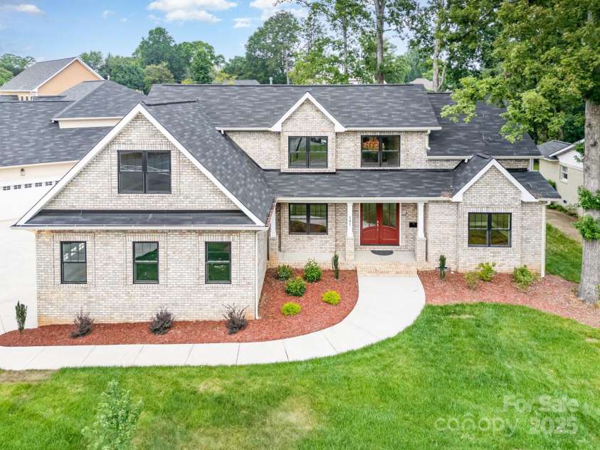 101 Mcalway Road, Charlotte, NC 28211.  MLS# CAR4275435, YatesRealty ID 896. 