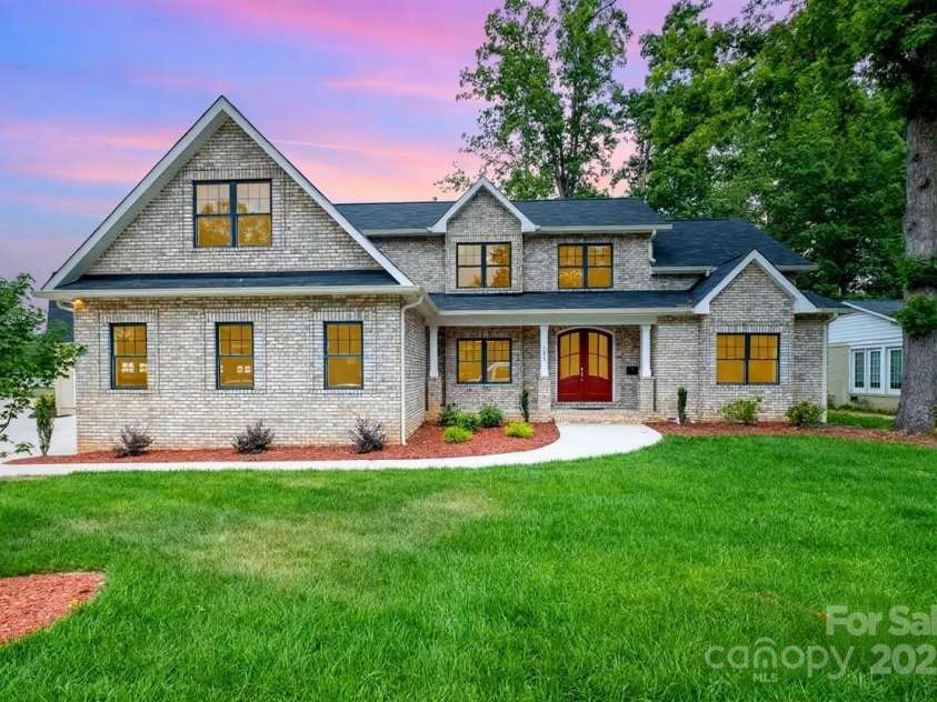 101 Mcalway Road, Charlotte, NC 28211.  MLS# CAR4321405, YatesRealty ID 896. 