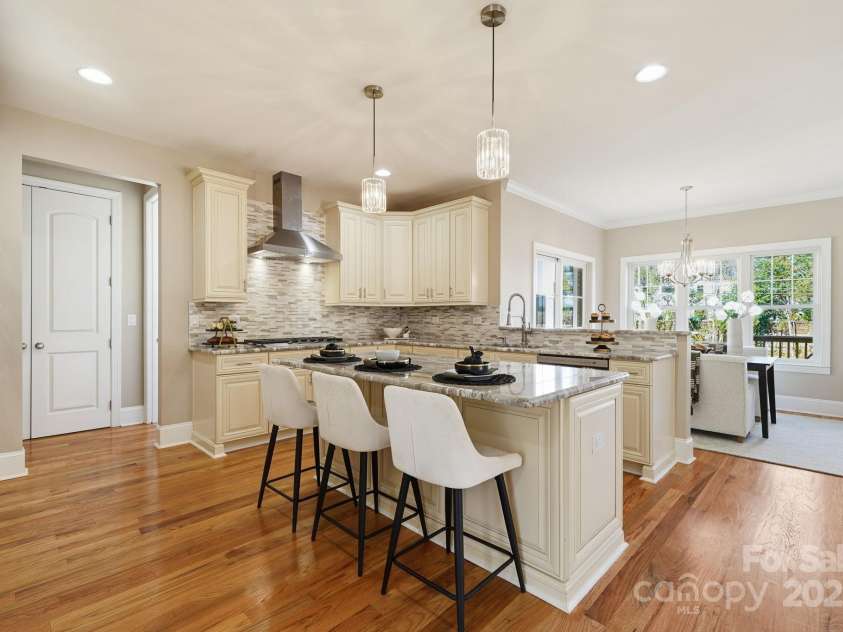 101 Mcalway Road, Charlotte, NC 28211.  MLS# CAR4321405, YatesRealty ID 896. Open kitchen design with sightlines into the living areas — bright, spacious, and functional.