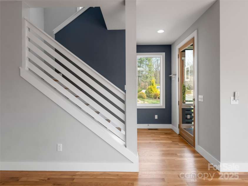 27 Mauricet Lane, Asheville, NC 28806.  MLS# CAR4321609, YatesRealty ID 896. 