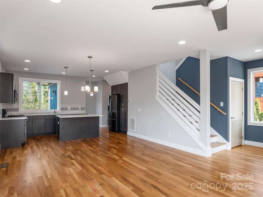 27 Mauricet Lane, Asheville, NC 28806.  MLS# CAR4321609, YatesRealty ID 896. 