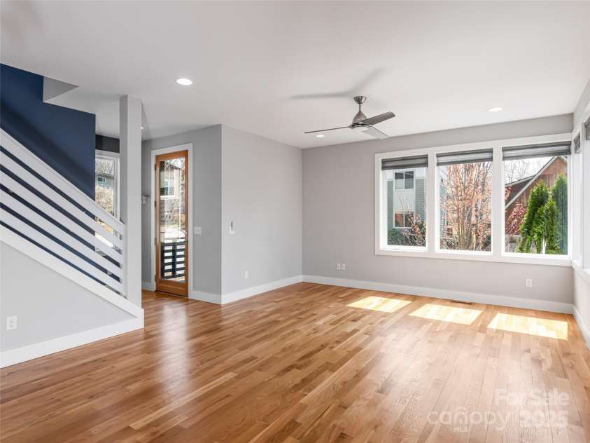 27 Mauricet Lane, Asheville, NC 28806.  MLS# CAR4321609, YatesRealty ID 896. 