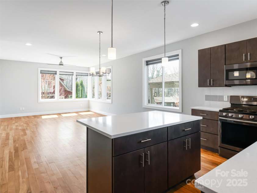 27 Mauricet Lane, Asheville, NC 28806.  MLS# CAR4321609, YatesRealty ID 896. 