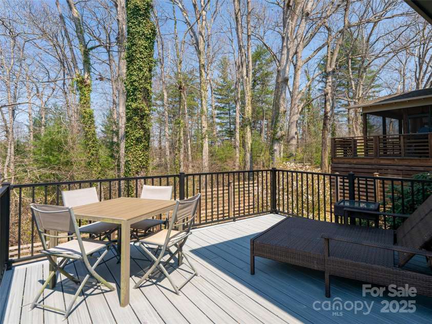 27 Mauricet Lane, Asheville, NC 28806.  MLS# CAR4321609, YatesRealty ID 896. 