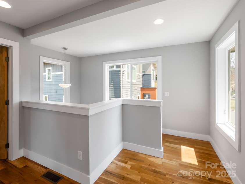 27 Mauricet Lane, Asheville, NC 28806.  MLS# CAR4321609, YatesRealty ID 896. 