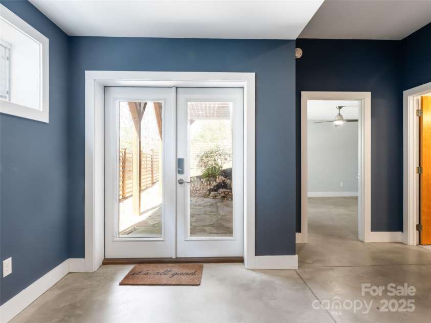 27 Mauricet Lane, Asheville, NC 28806.  MLS# CAR4321609, YatesRealty ID 896. 