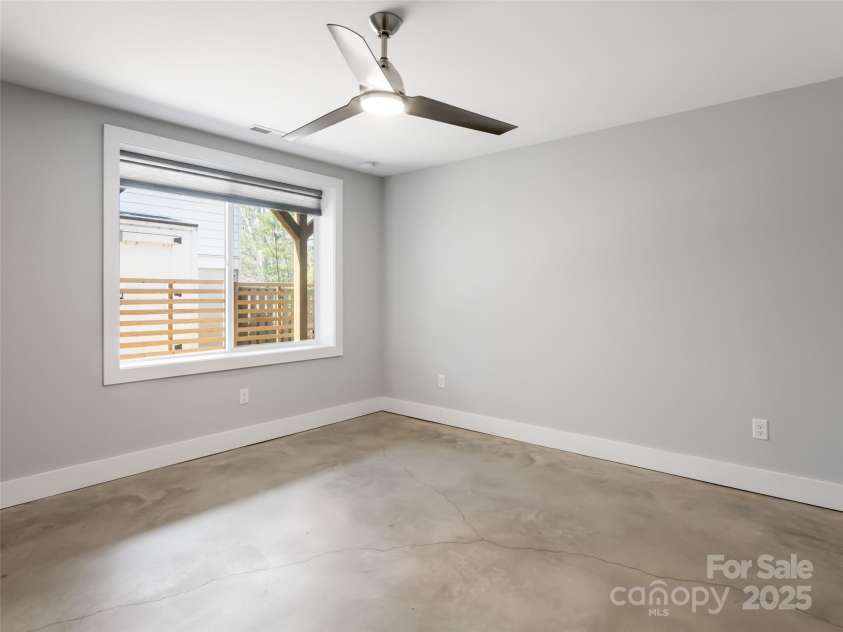 27 Mauricet Lane, Asheville, NC 28806.  MLS# CAR4321609, YatesRealty ID 896. 