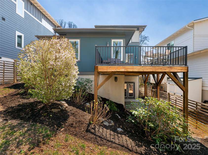 27 Mauricet Lane, Asheville, NC 28806.  MLS# CAR4321609, YatesRealty ID 896. 