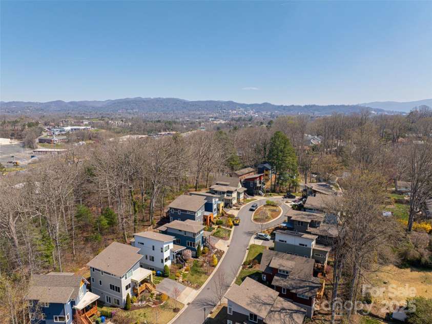 27 Mauricet Lane, Asheville, NC 28806.  MLS# CAR4321609, YatesRealty ID 896. 
