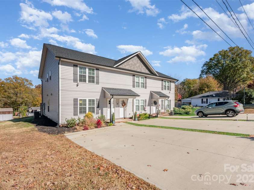 604 8th Street, Kannapolis, NC 28081.  MLS# CAR4318481, YatesRealty ID 896. 