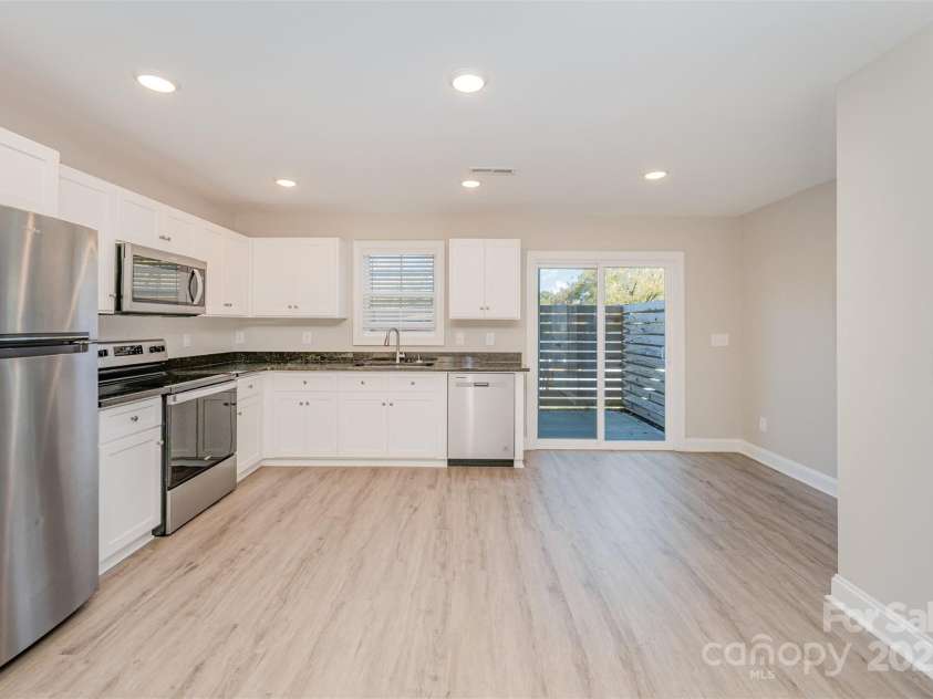 604 8th Street, Kannapolis, NC 28081.  MLS# CAR4318481, YatesRealty ID 896. 