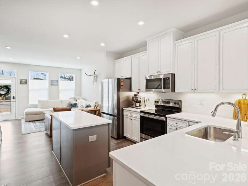 4746 Chastain Avenue, Charlotte, NC 28217.  MLS# CAR4344593, YatesRealty ID 8960. 