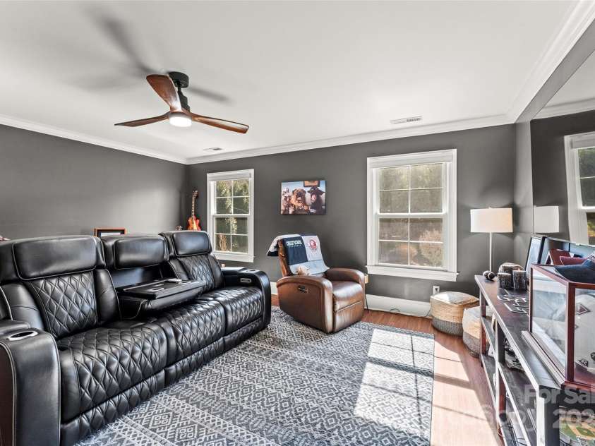 28 Sovereign Lane, Fairview, NC 28730.  MLS# CAR4226079, YatesRealty ID 8961. BR/Bonus