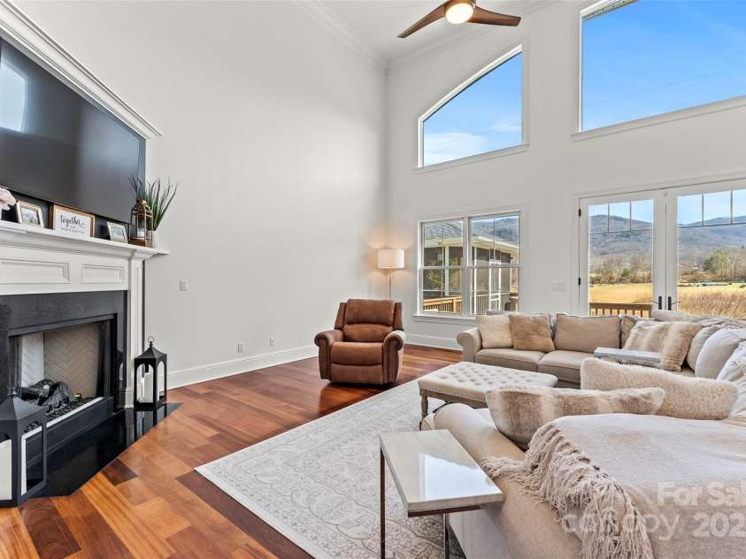 28 Sovereign Lane, Fairview, NC 28730.  MLS# CAR4226079, YatesRealty ID 8961. Windows for natural light