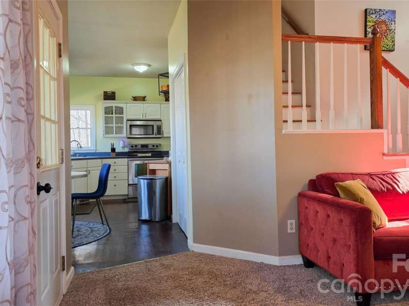28 Sweetbriar Court, Asheville, NC 28803.  MLS# CAR4343208, YatesRealty ID 8961. 
