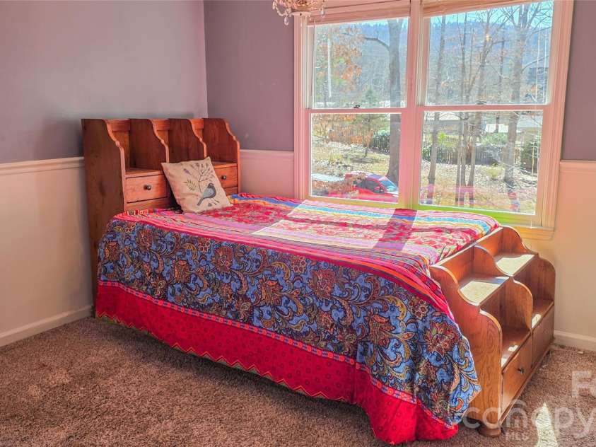 28 Sweetbriar Court, Asheville, NC 28803.  MLS# CAR4343208, YatesRealty ID 8961. 