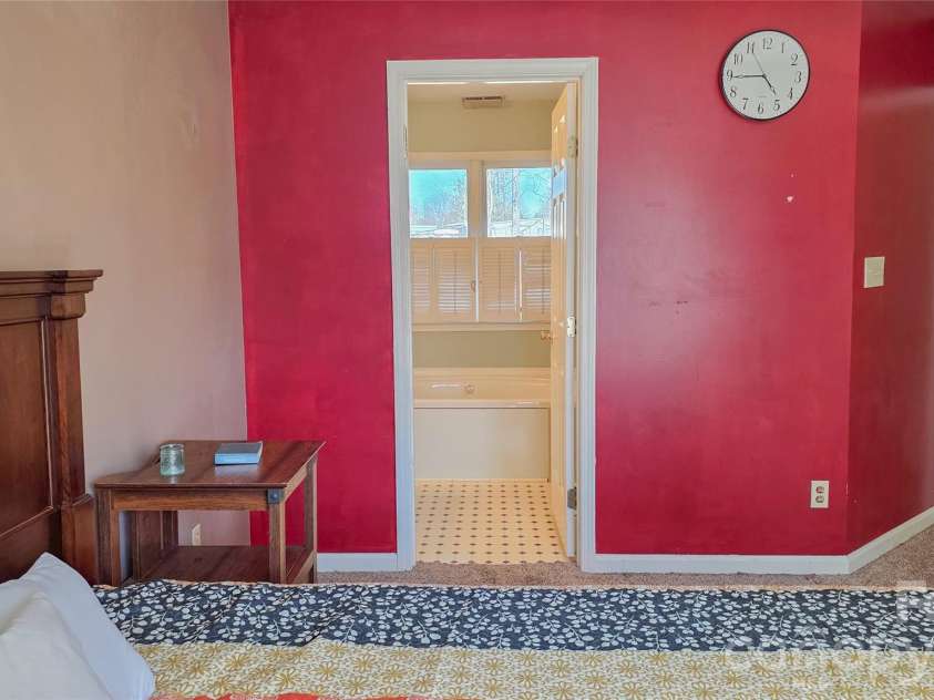 28 Sweetbriar Court, Asheville, NC 28803.  MLS# CAR4343208, YatesRealty ID 8961. 