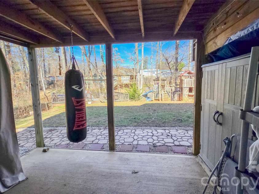 28 Sweetbriar Court, Asheville, NC 28803.  MLS# CAR4343208, YatesRealty ID 8961. 