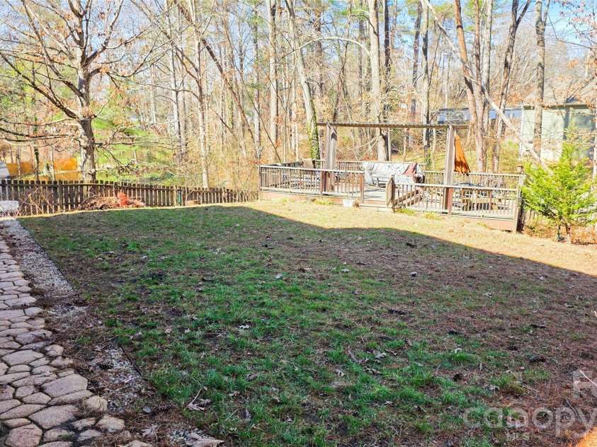 28 Sweetbriar Court, Asheville, NC 28803.  MLS# CAR4343208, YatesRealty ID 8961. 