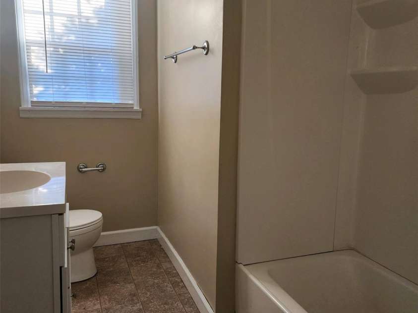 25606 Hwy 151 Highway, McBee, SC 29101.  MLS# CAR4192508, YatesRealty ID 8962. Bathroom
