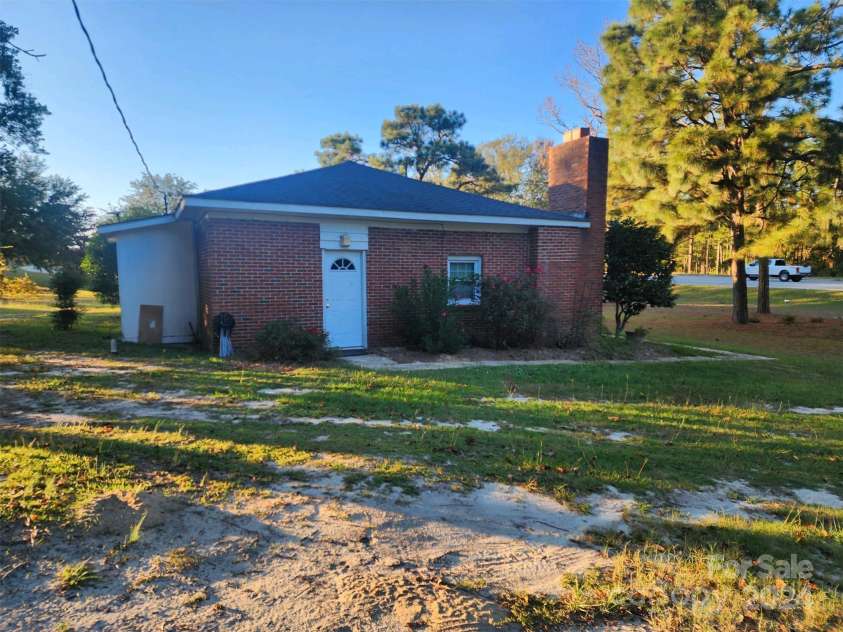 25606 Hwy 151 Highway, McBee, SC 29101.  MLS# CAR4192508, YatesRealty ID 8962. Side