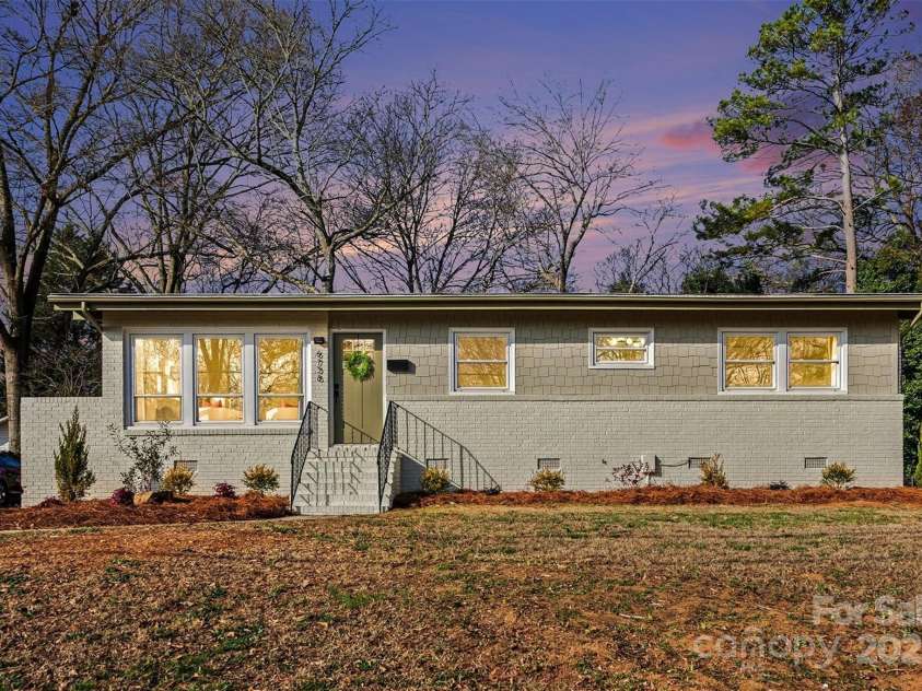 6738 Starcrest Drive, Charlotte, NC 28210.  MLS# CAR4333607, YatesRealty ID 8962. 