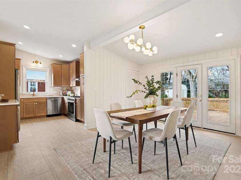 6738 Starcrest Drive, Charlotte, NC 28210.  MLS# CAR4333607, YatesRealty ID 8962. 