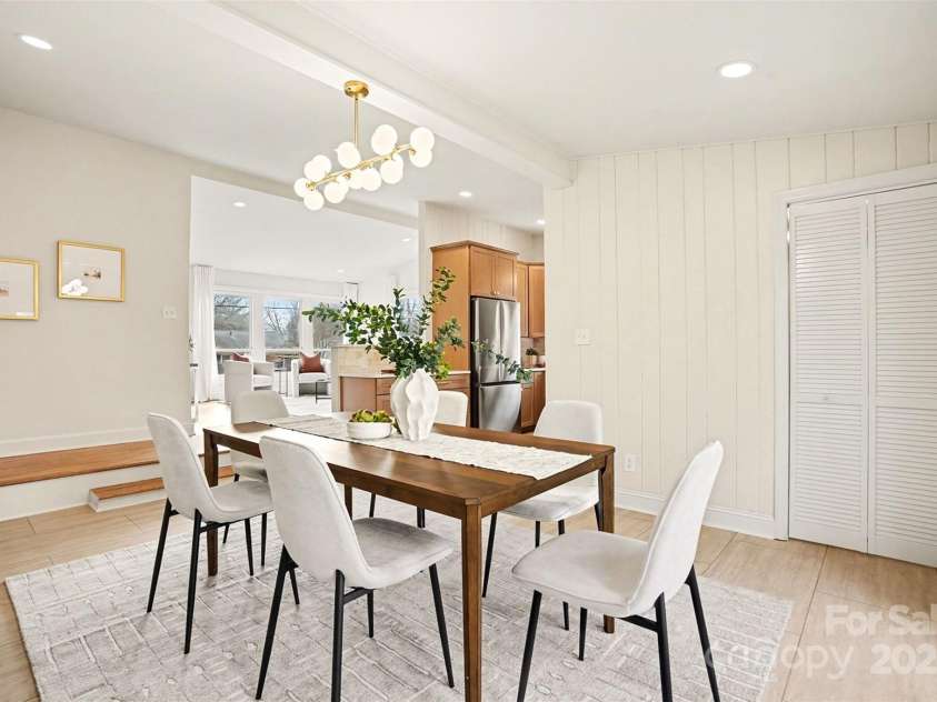 6738 Starcrest Drive, Charlotte, NC 28210.  MLS# CAR4333607, YatesRealty ID 8962. 