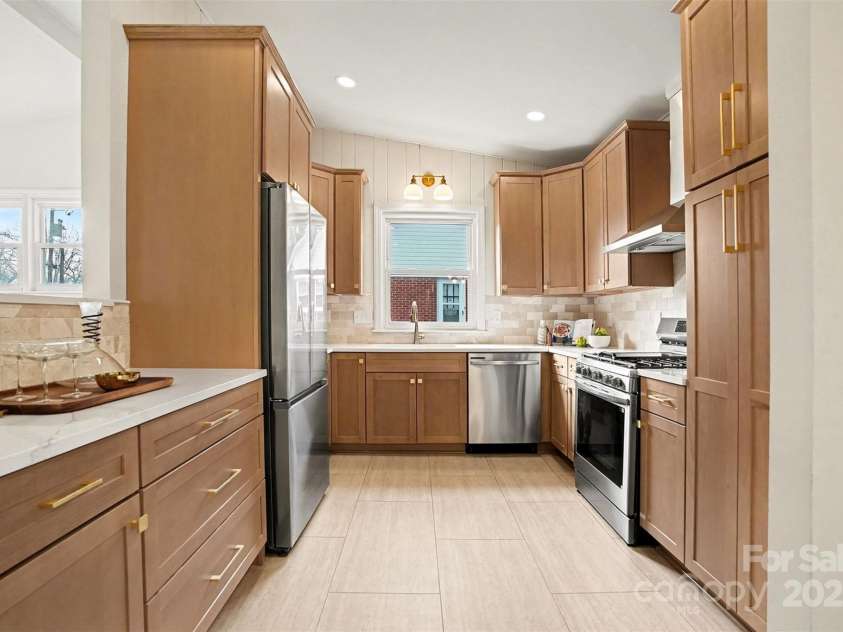 6738 Starcrest Drive, Charlotte, NC 28210.  MLS# CAR4333607, YatesRealty ID 8962. 