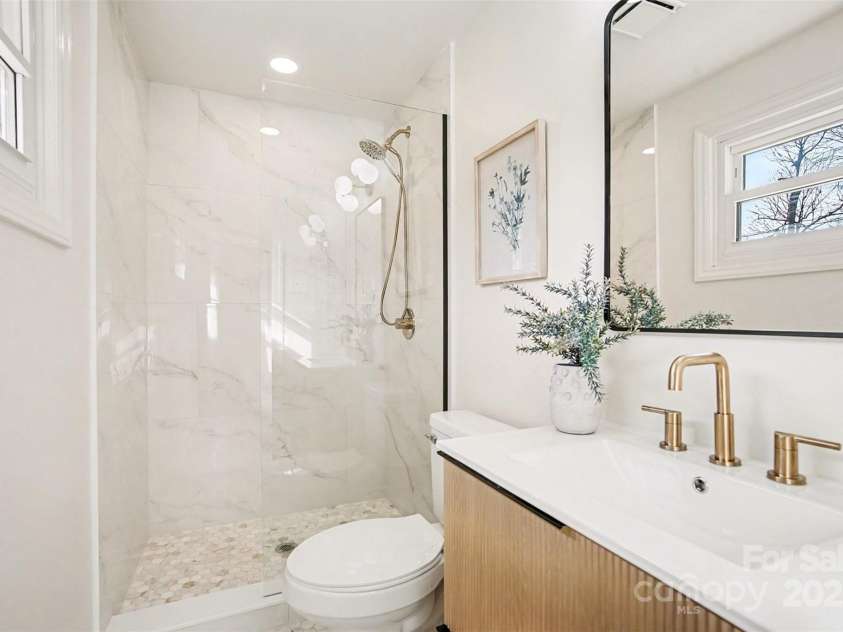 6738 Starcrest Drive, Charlotte, NC 28210.  MLS# CAR4333607, YatesRealty ID 8962. 